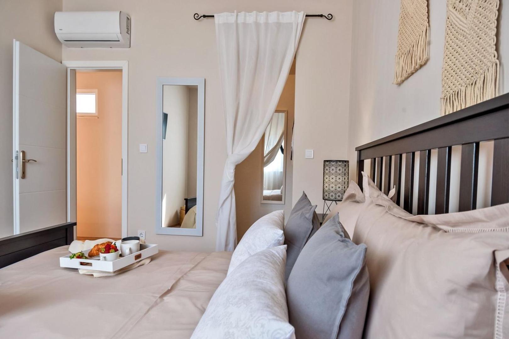 Luxury Villa Lelu With Heated Saltwater Pool, Parking, High Speed Internet, Bbq, Žrnovnica Exteriör bild